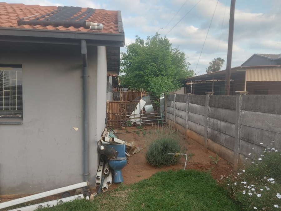 4 Bedroom Property for Sale in Oos Einde North West